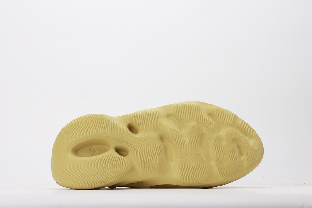 YEEZY FOAM RUNNER 'SULFUR' REps