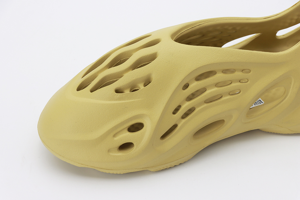 YEEZY FOAM RUNNER 'SULFUR' REps
