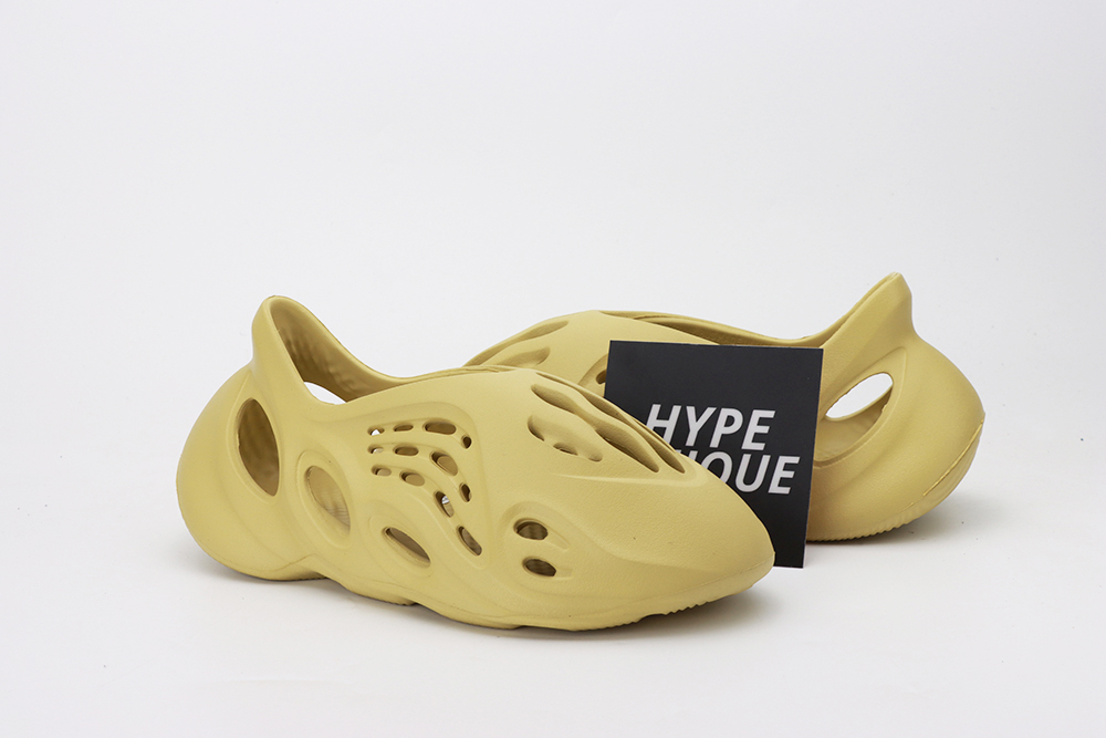 YEEZY FOAM RUNNER 'SULFUR' REps